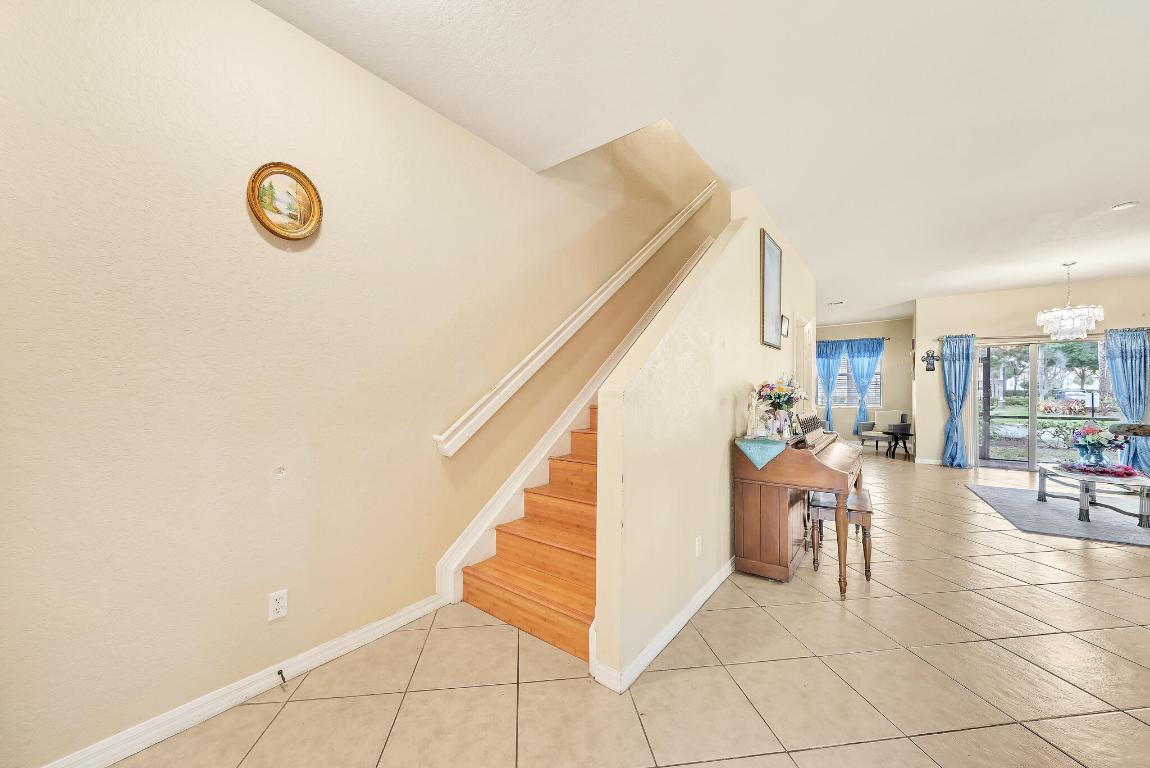 MAGNOLIA BAY CONDOMIMIUM - Residential