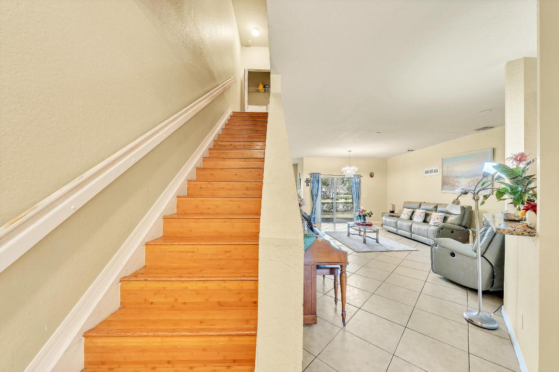 MAGNOLIA BAY CONDOMIMIUM - Residential