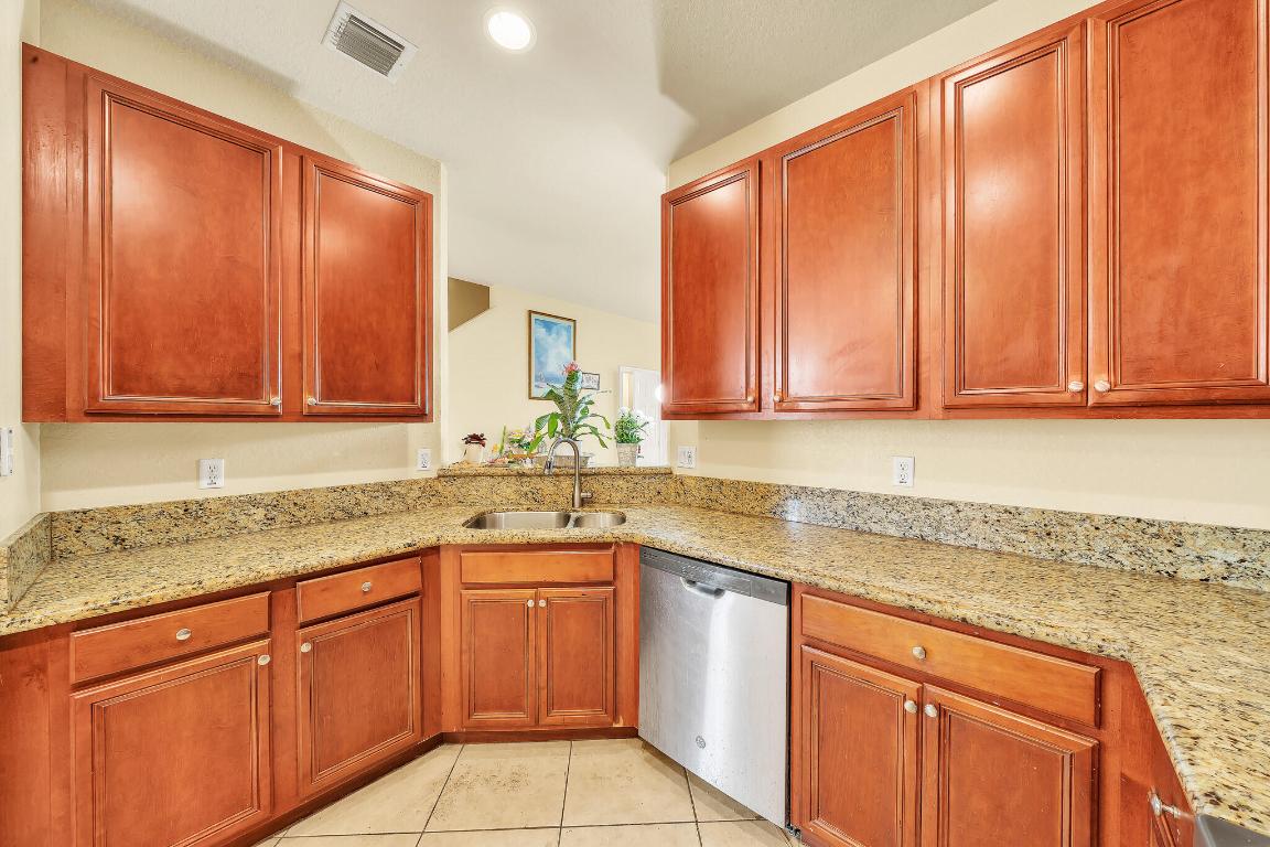 MAGNOLIA BAY CONDOMIMIUM - Residential