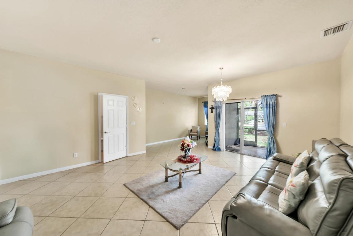 MAGNOLIA BAY CONDOMIMIUM - Residential