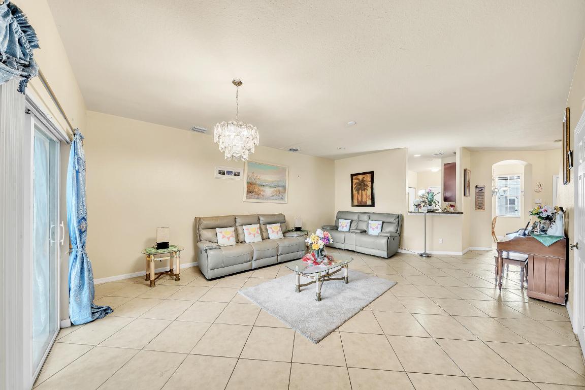 MAGNOLIA BAY CONDOMIMIUM - Residential