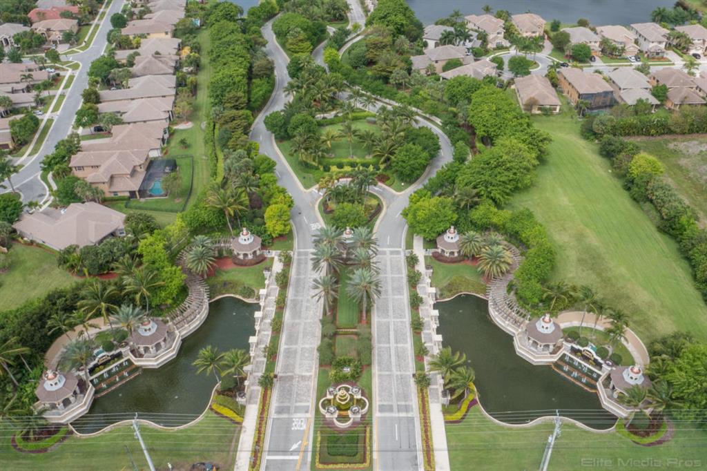 VERSAILLES - Residential