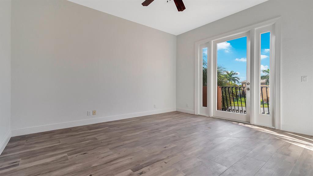 VERSAILLES - Residential