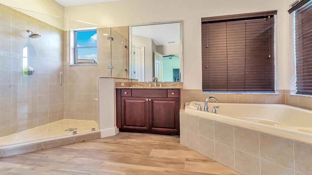 VERSAILLES - Residential