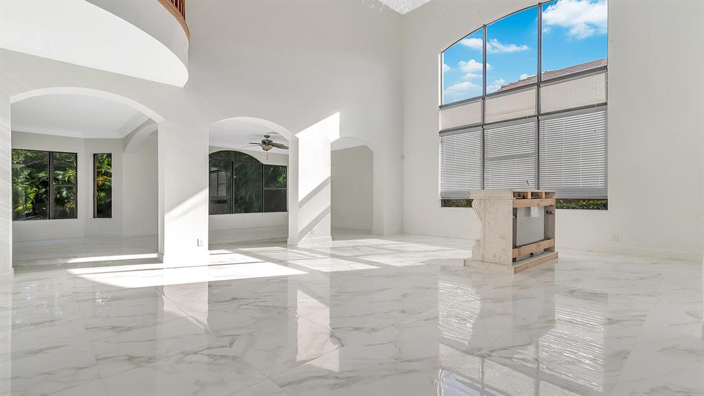 VERSAILLES - Residential