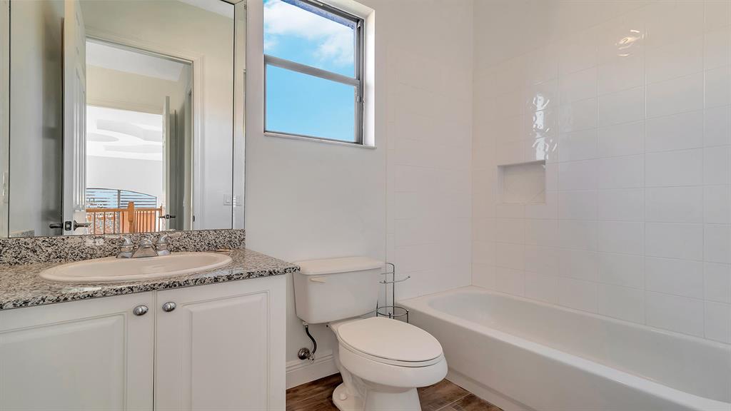 VERSAILLES - Residential