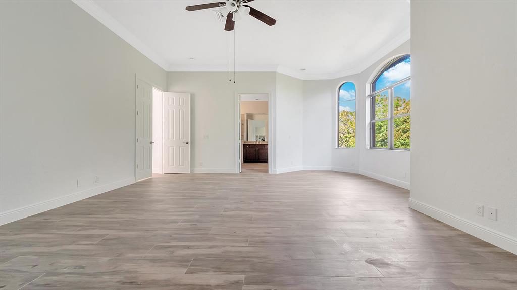 VERSAILLES - Residential