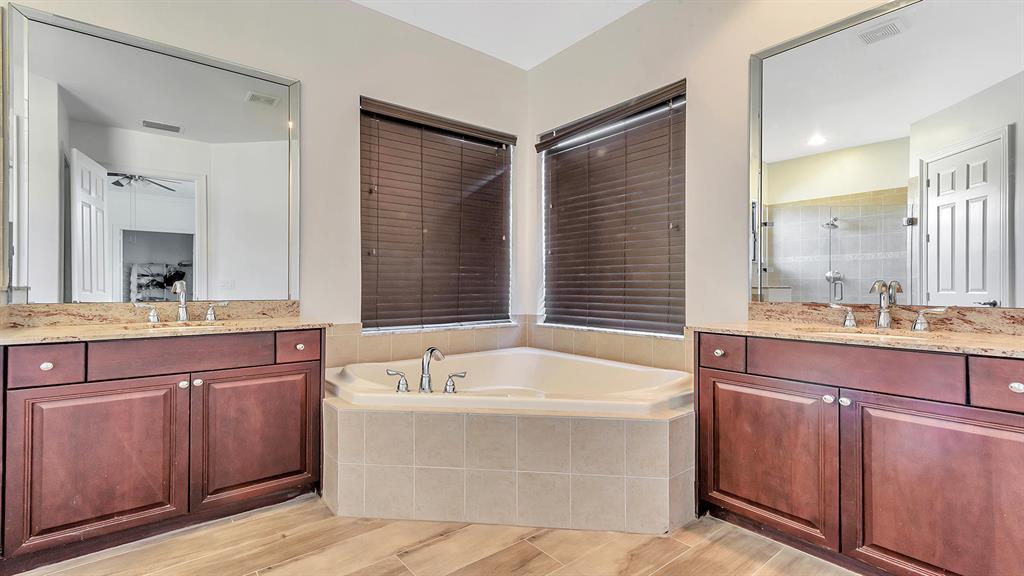 VERSAILLES - Residential