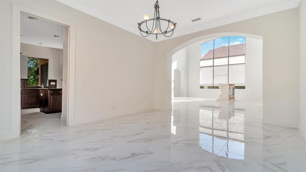 VERSAILLES - Residential