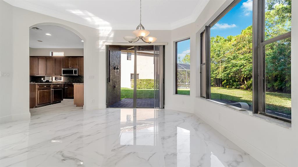 VERSAILLES - Residential