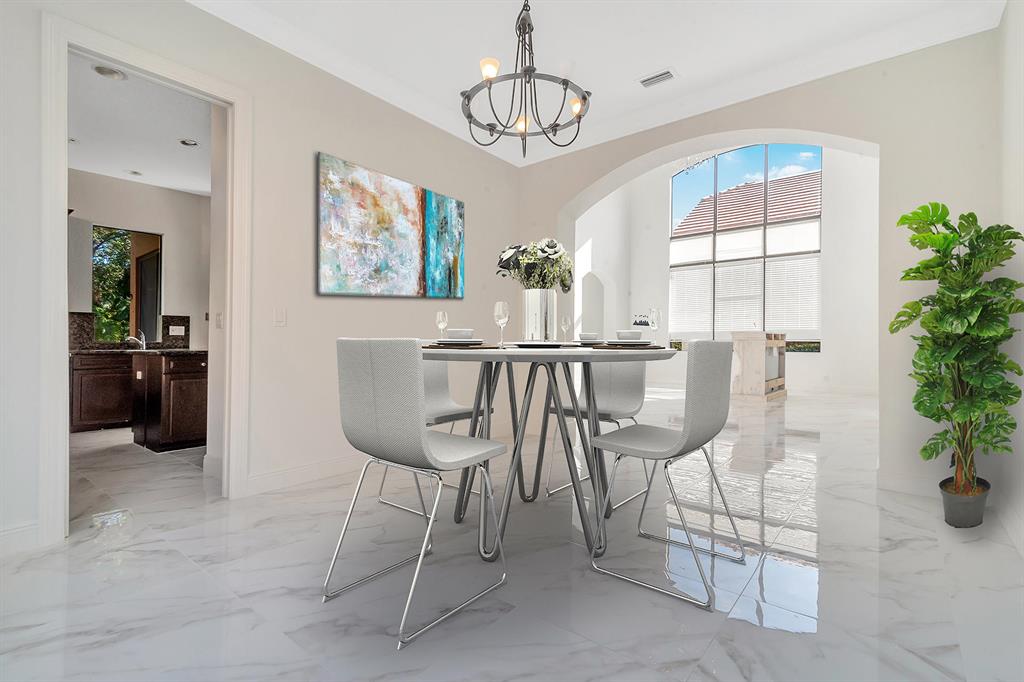 VERSAILLES - Residential