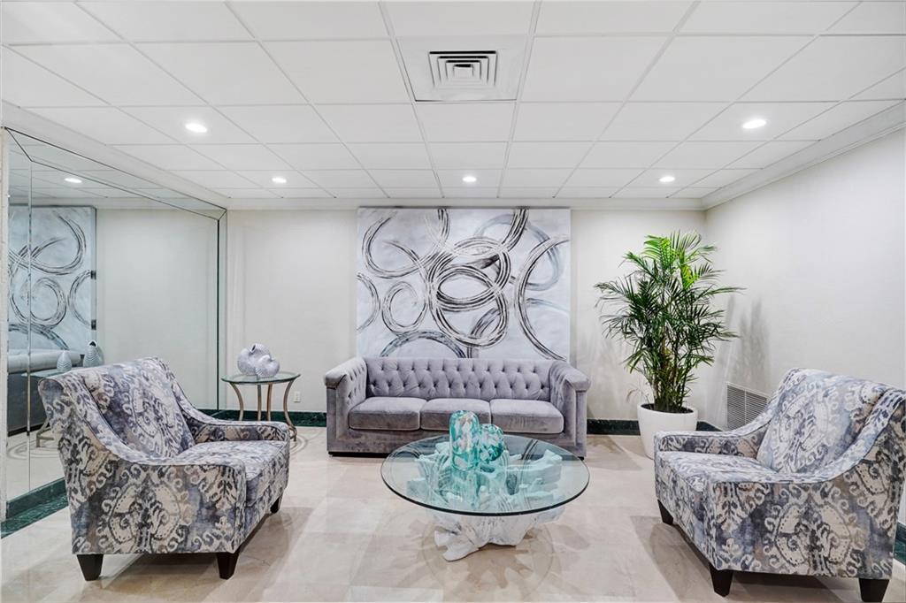 Playa Del Mar - Residential