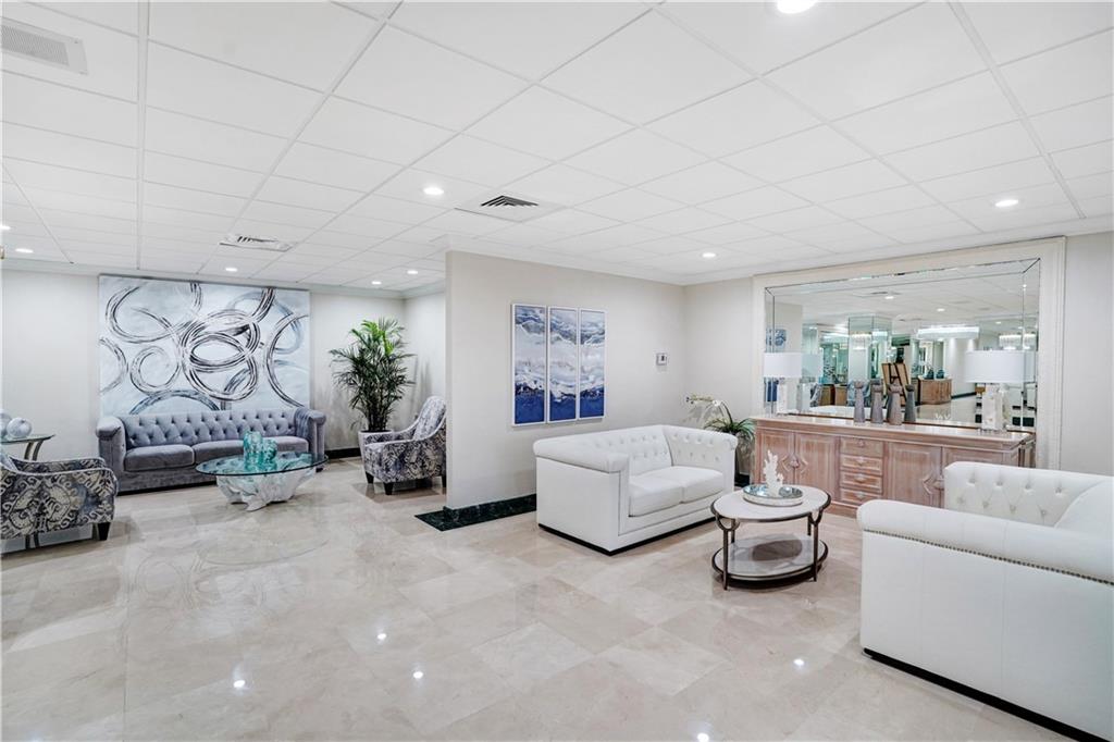 Playa Del Mar - Residential