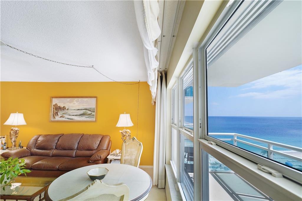 Playa Del Mar - Residential