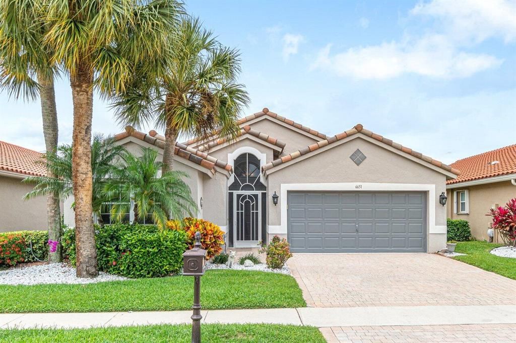 Photo of 6651 Maybrook Road, Boynton Beach, FL 33437 (MLS # R10883530)