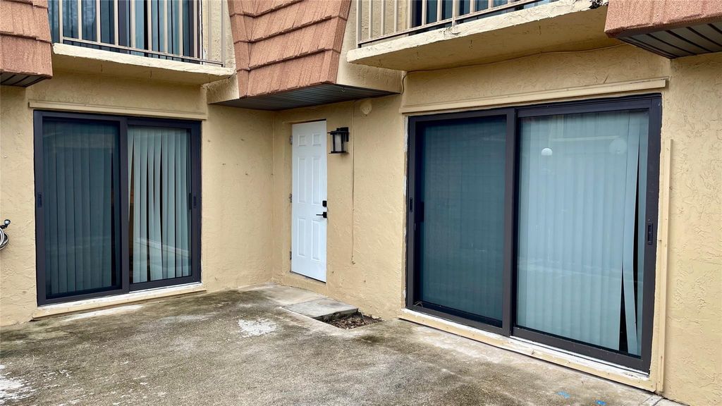 Photo of 1440 N Lawnwood Circle, Fort Pierce, FL 34950 (MLS # F10421766)