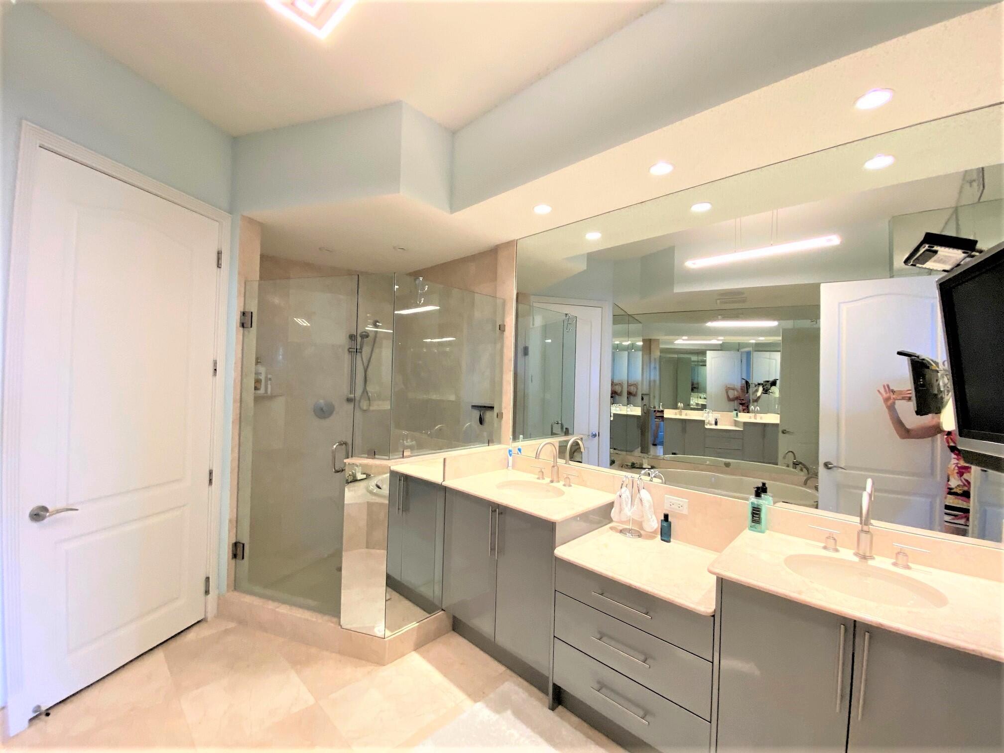 ESPLANADE GRANDE CONDO - Residential Lease