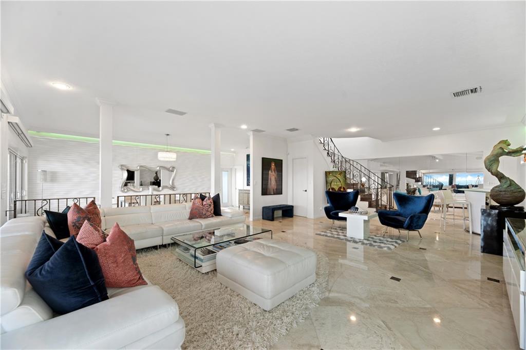 LAUDERDALE BEACH - Residential