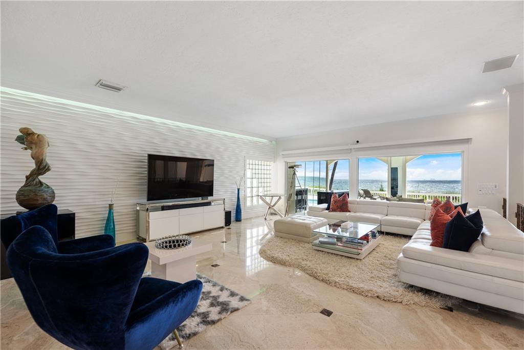 LAUDERDALE BEACH - Residential