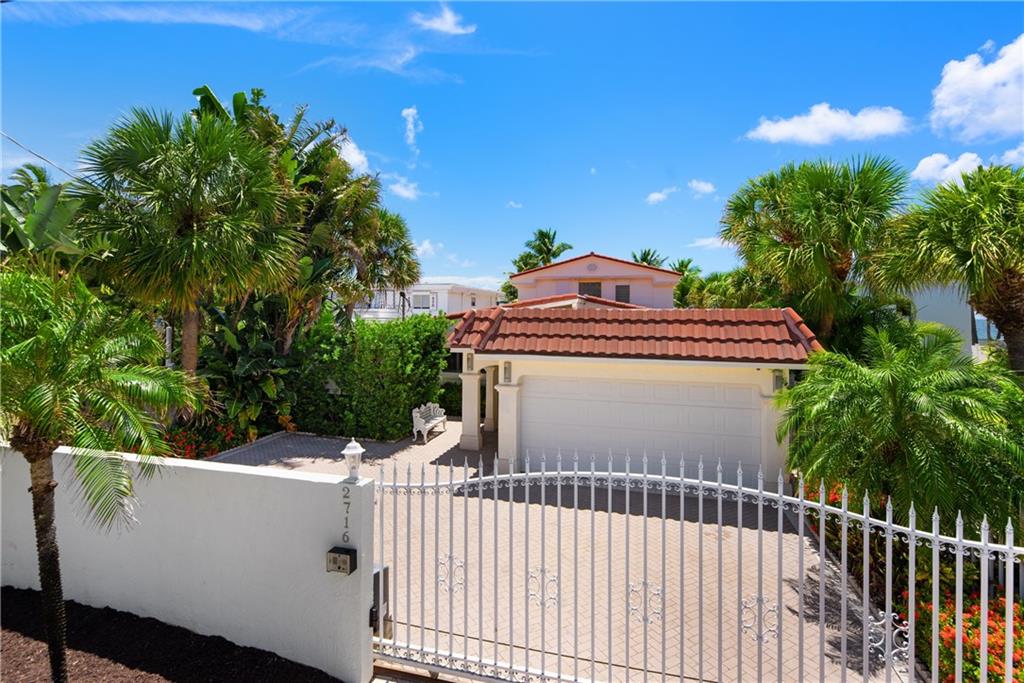 LAUDERDALE BEACH - Residential