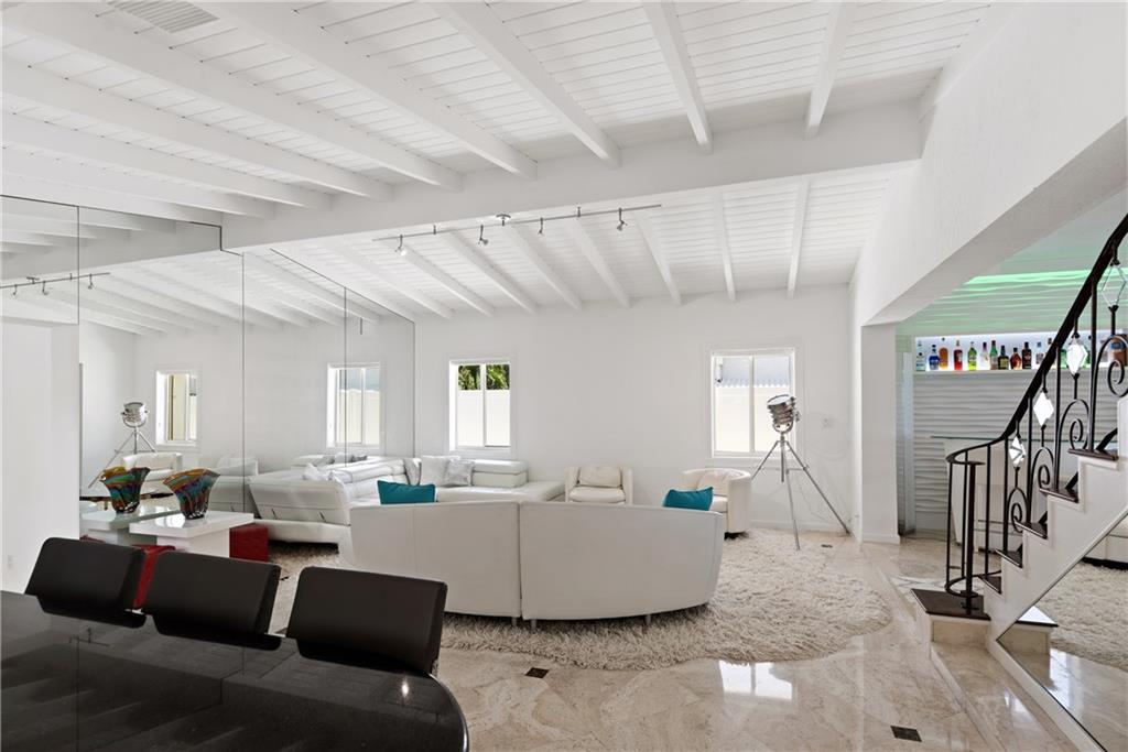 LAUDERDALE BEACH - Residential