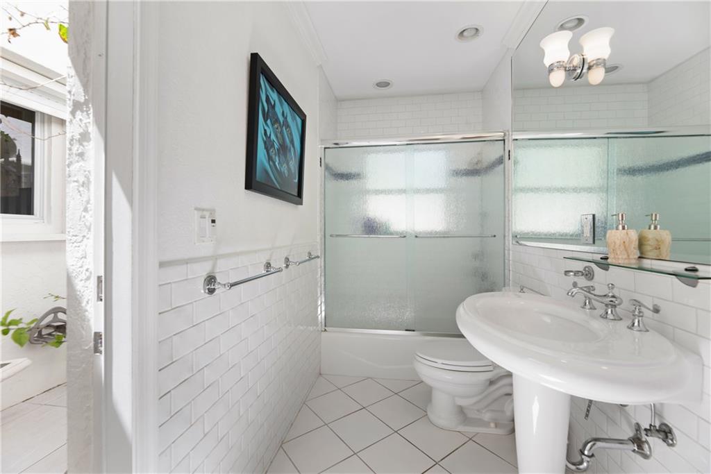 LAUDERDALE BEACH - Residential