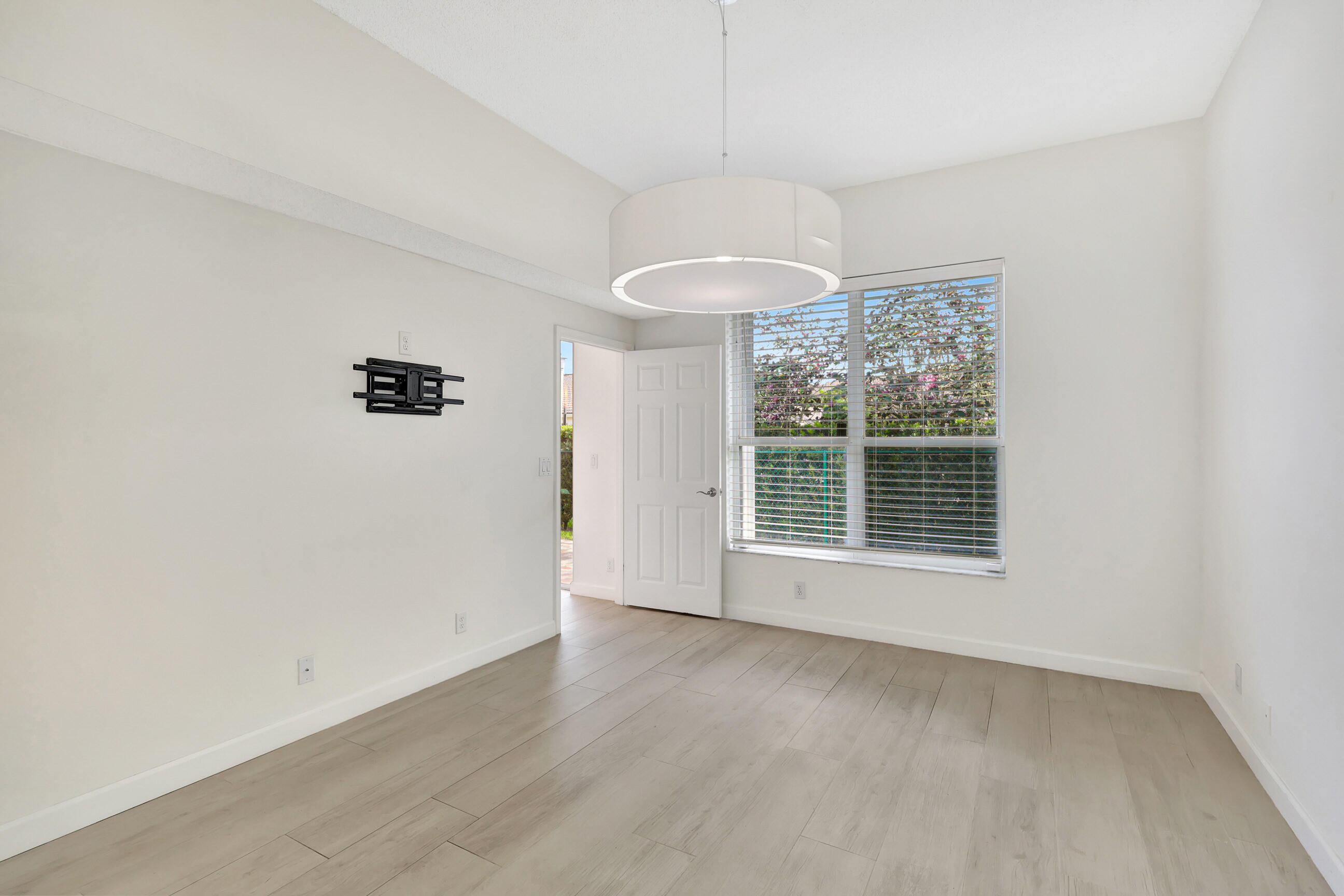 WELLINGTON TR 42B - Residential Lease