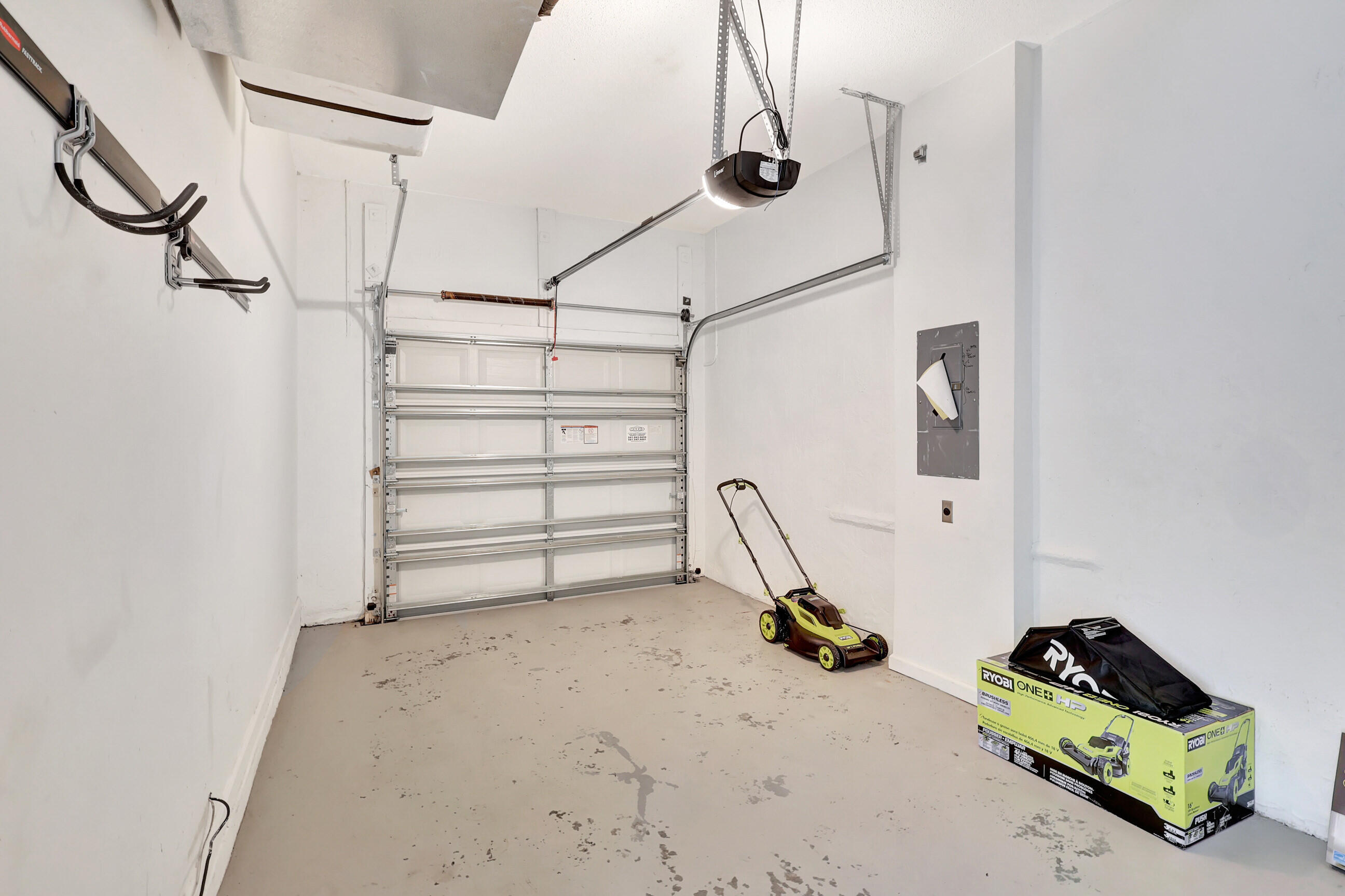 WELLINGTON TR 42B - Residential Lease