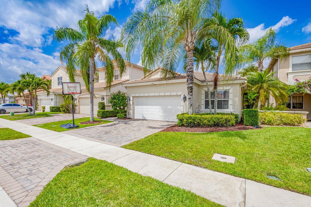 Photo of 199 Isle Verde Way, Palm Beach Gardens, FL 33418 (MLS # R10977655)