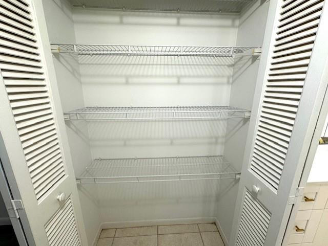 Country Club Tower Of Cor - Residential Lease