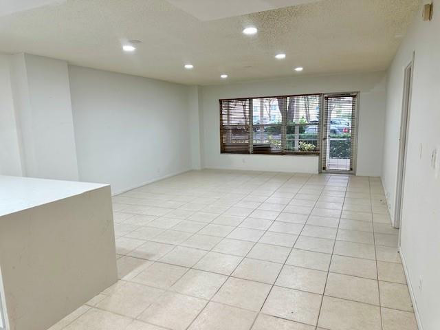 Country Club Tower Of Cor - Residential Lease