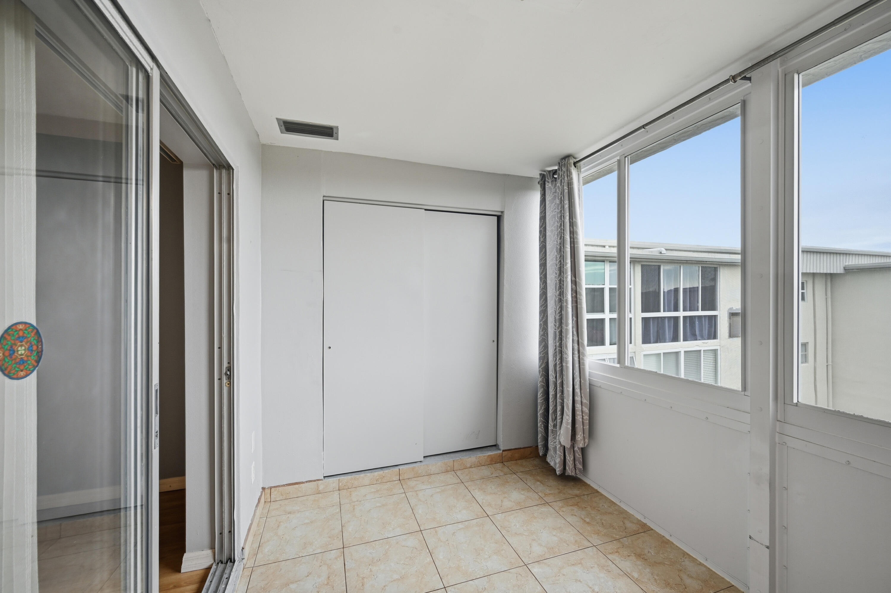 VILLAGE ROYALE ON THE GREEN CONDO COMPLEX - Residential