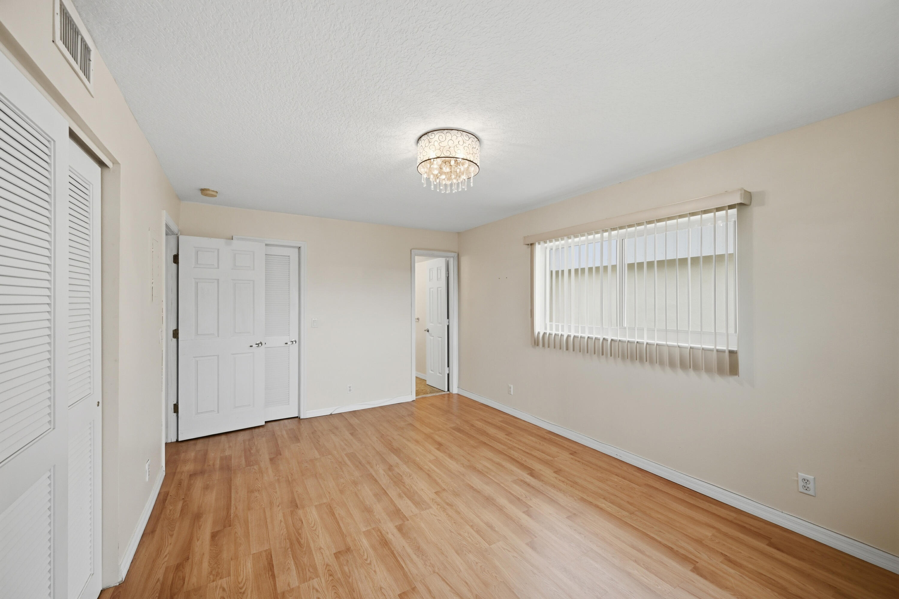 VILLAGE ROYALE ON THE GREEN CONDO COMPLEX - Residential