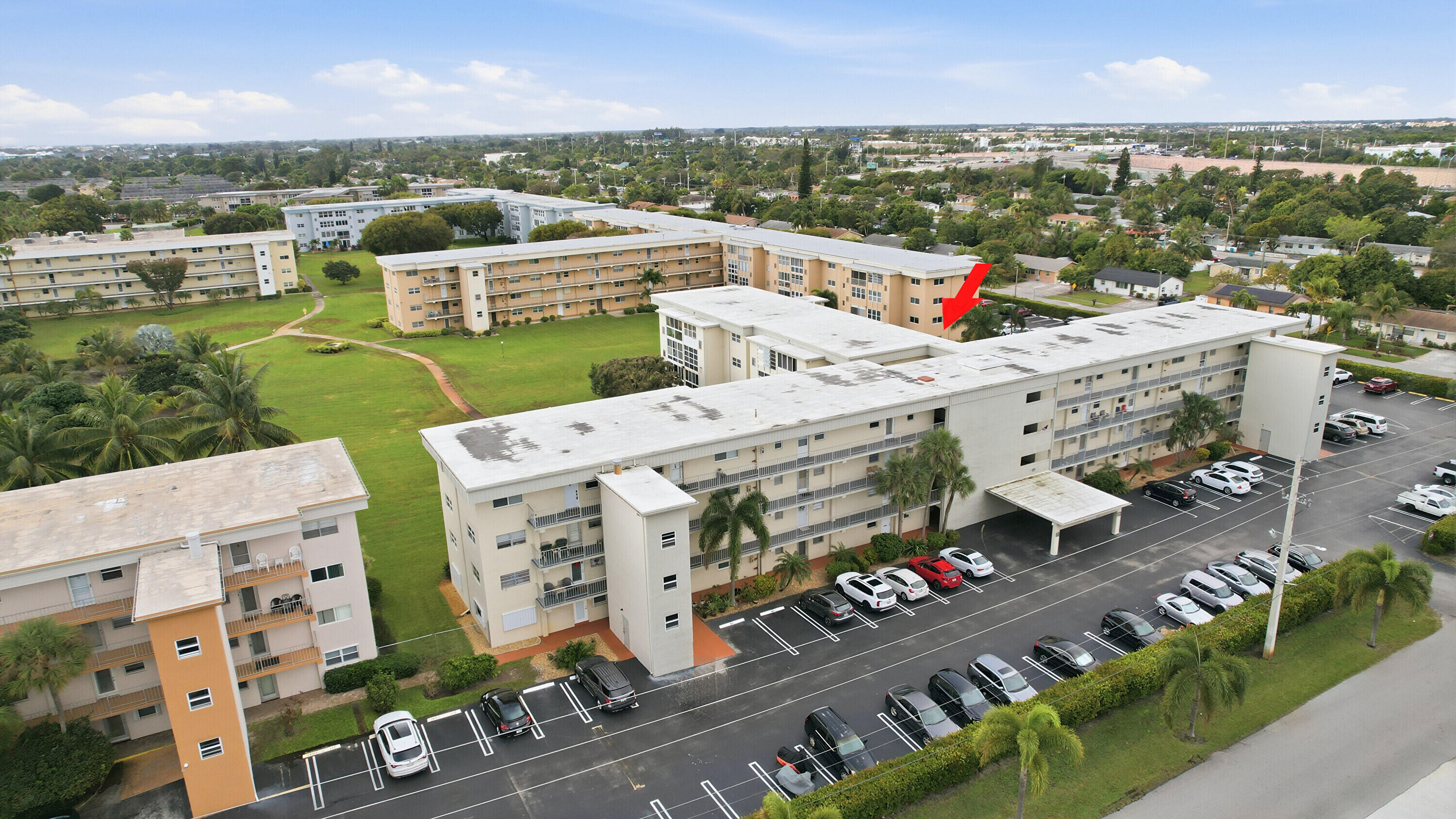 VILLAGE ROYALE ON THE GREEN CONDO COMPLEX - Residential