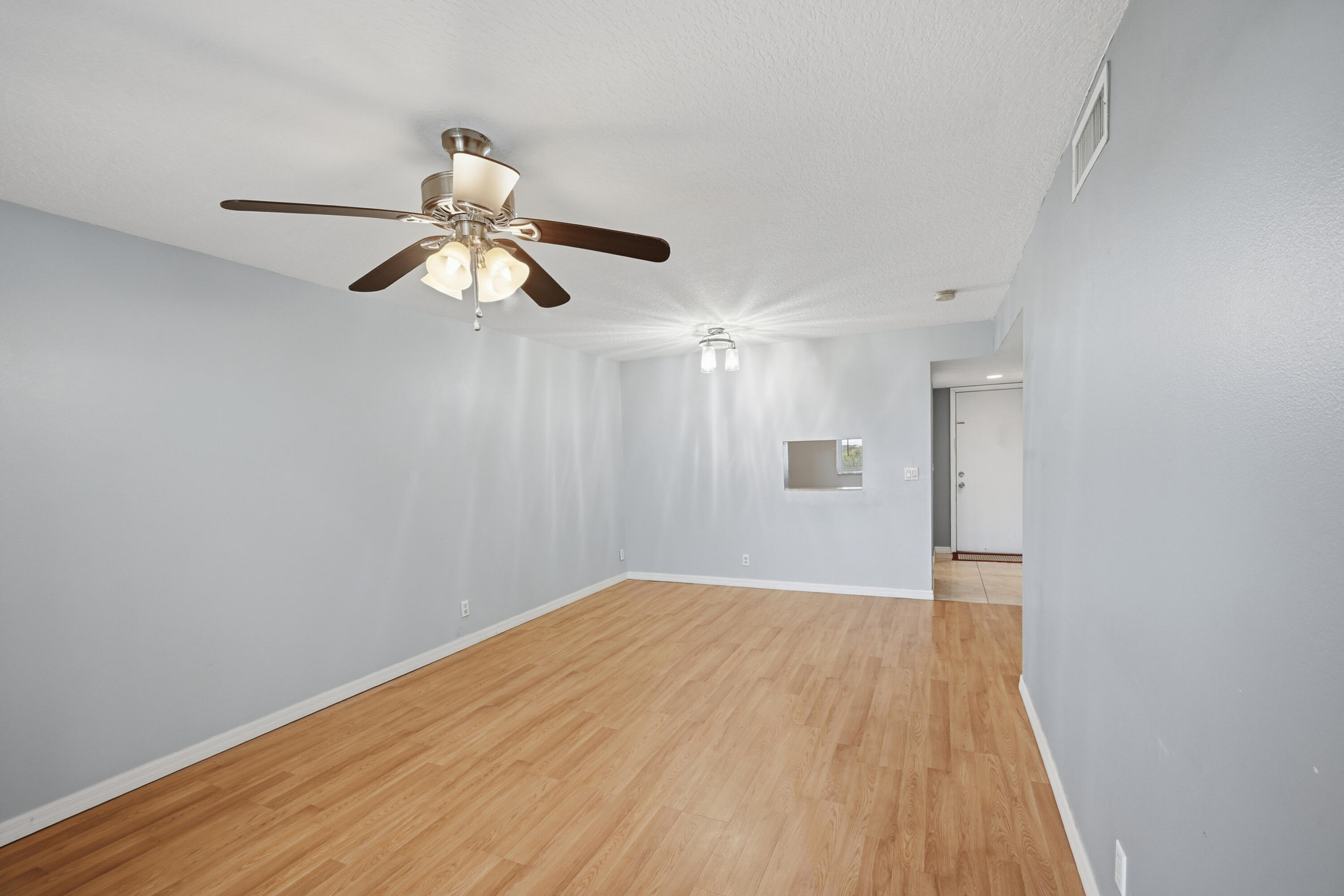 VILLAGE ROYALE ON THE GREEN CONDO COMPLEX - Residential