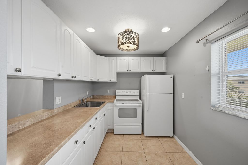 Photo of 130 NE 26th Avenue #4090, Boynton Beach, FL 33435 (MLS # R11161332)