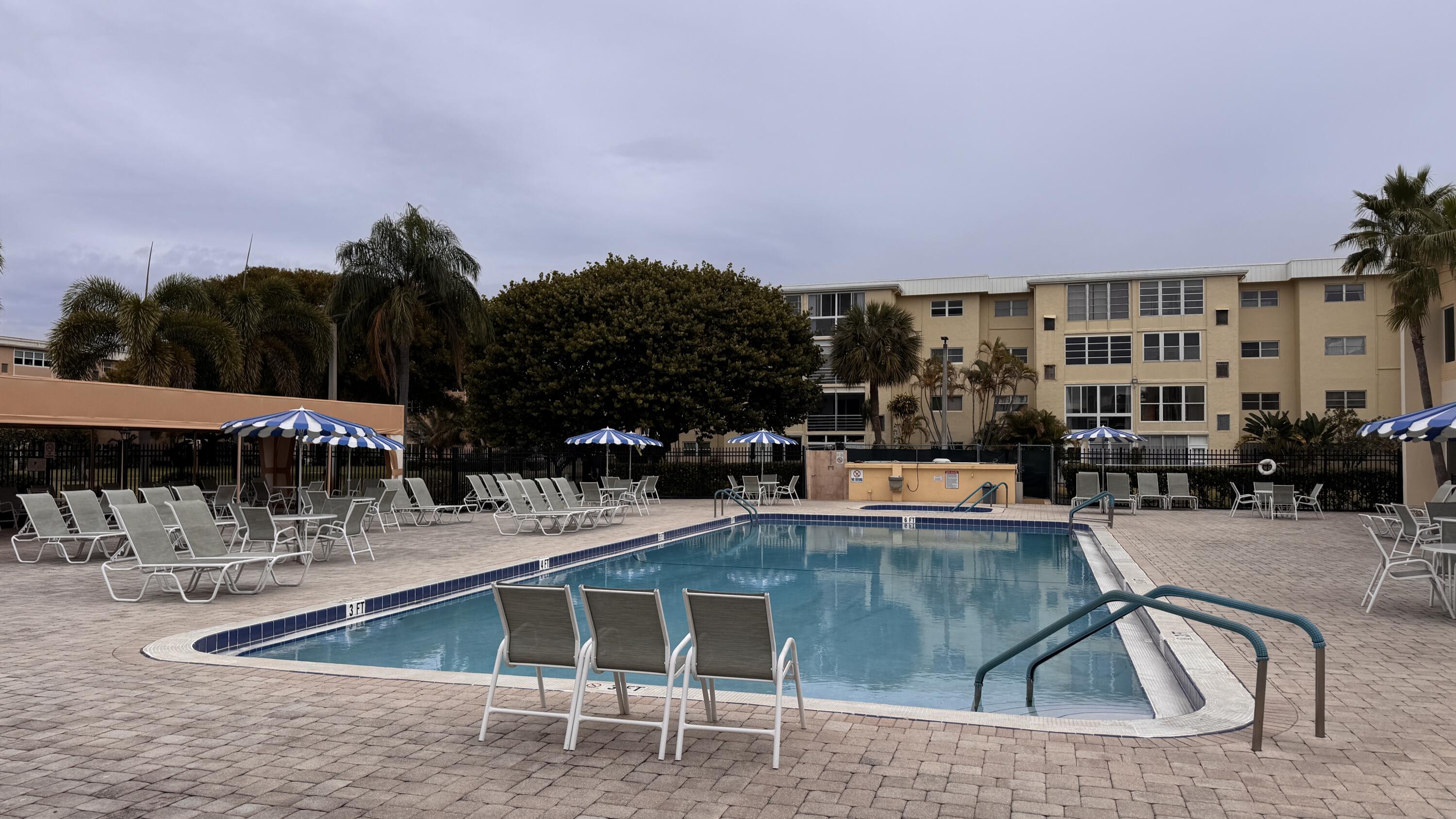 VILLAGE ROYALE ON THE GREEN CONDO COMPLEX - Residential