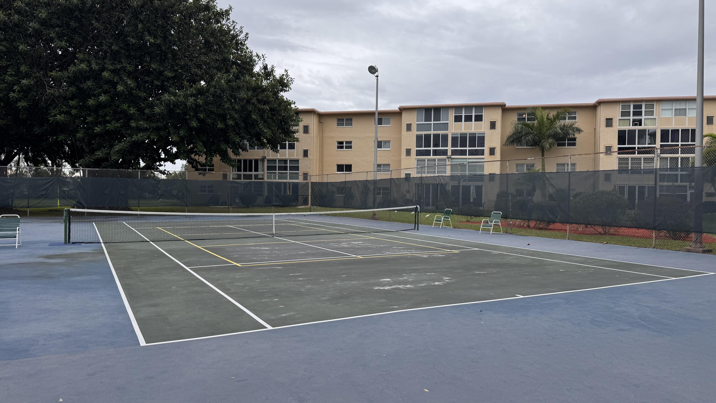 VILLAGE ROYALE ON THE GREEN CONDO COMPLEX - Residential