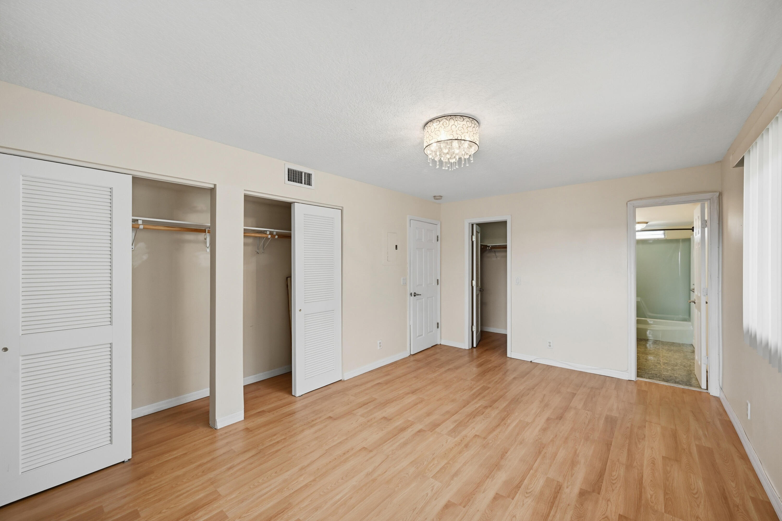 130 NE 26th Avenue 4090