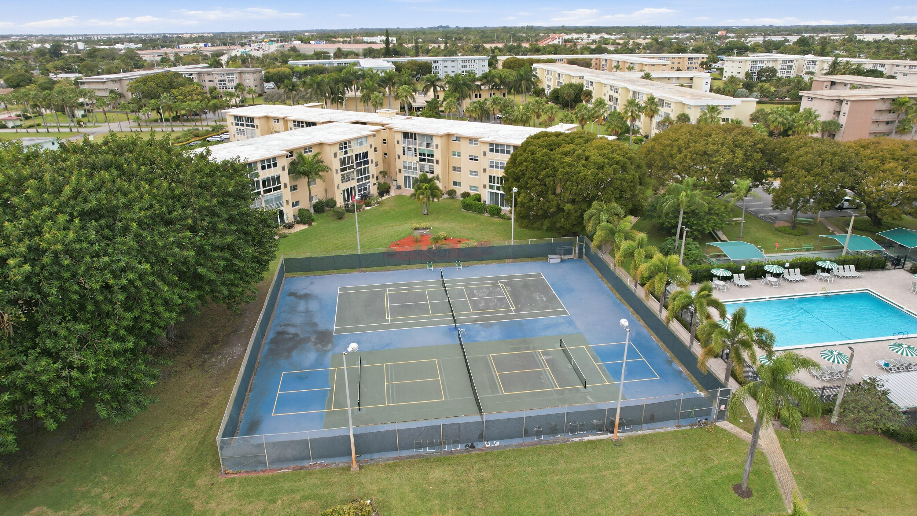 VILLAGE ROYALE ON THE GREEN CONDO COMPLEX - Residential