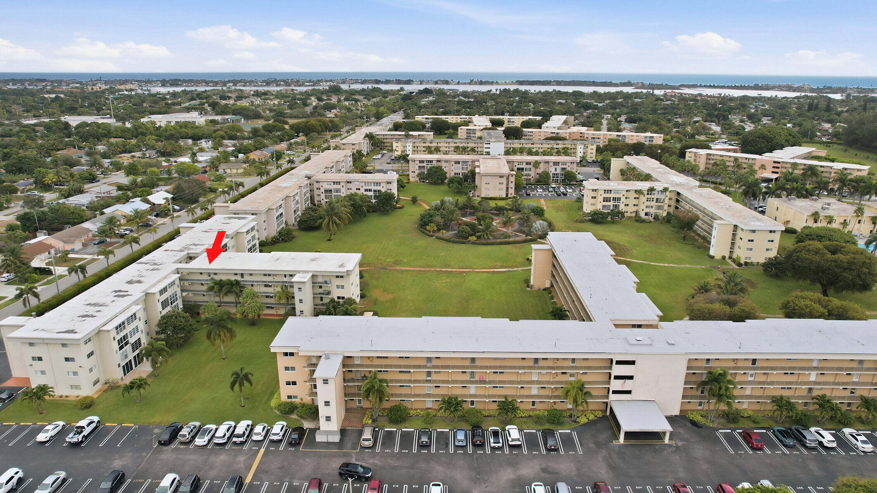 VILLAGE ROYALE ON THE GREEN CONDO COMPLEX - Residential