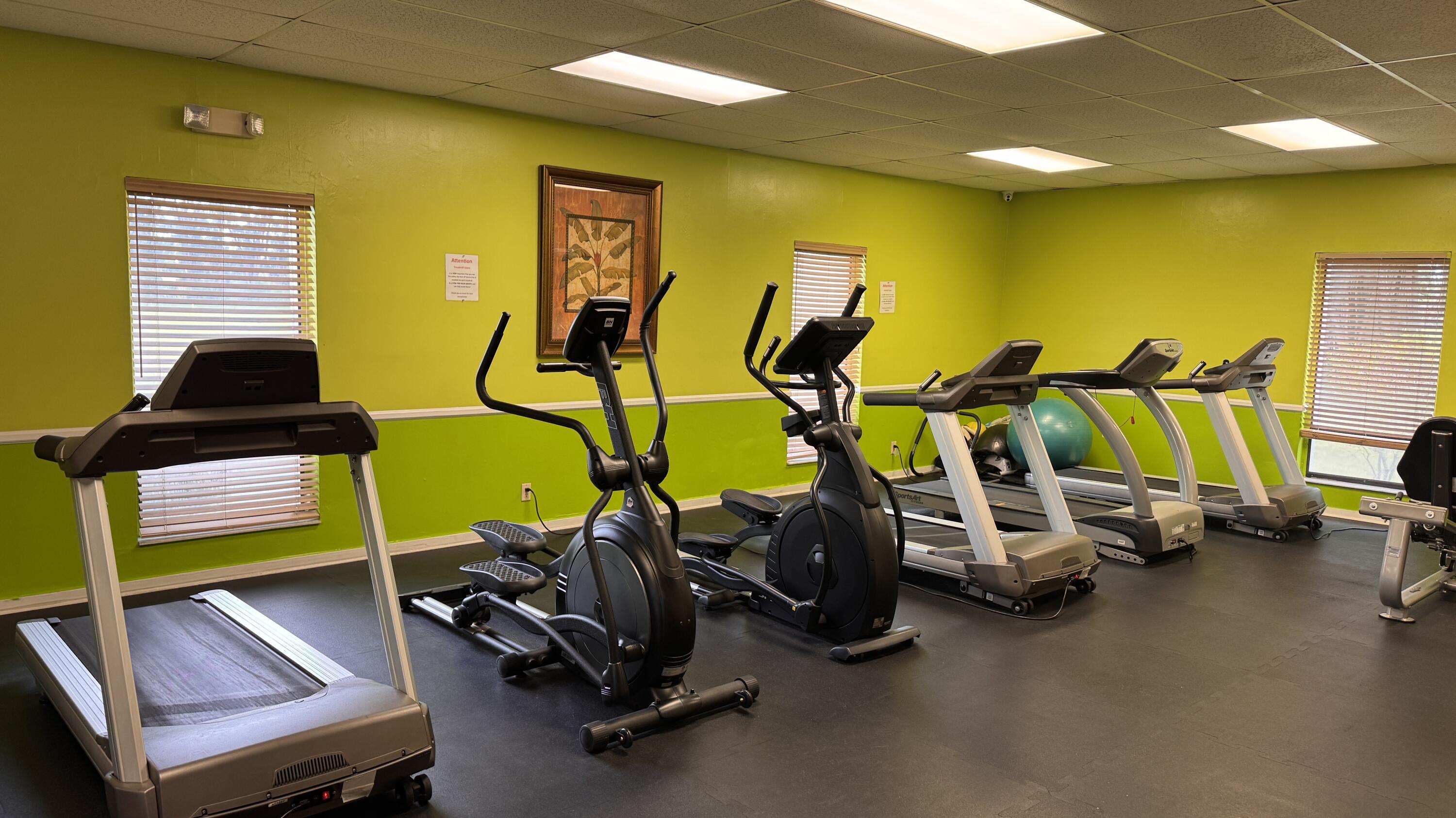 VILLAGE ROYALE ON THE GREEN CONDO COMPLEX - Residential