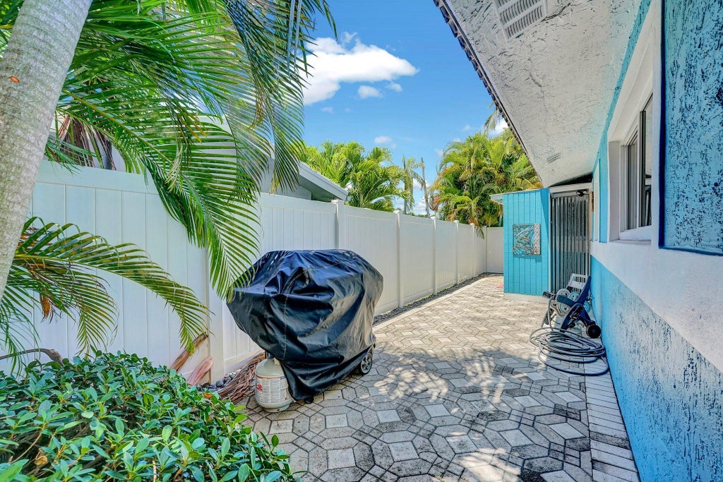 Photo of 3488 NE 19TH Avenue, Oakland Park, FL 33306 (MLS # B26082051)