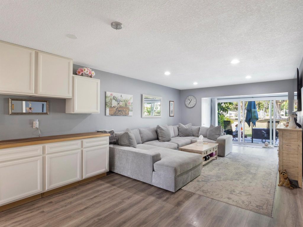 Photo of 13658 Via Flora #B, Delray Beach, FL 33484 (MLS # R11144221)