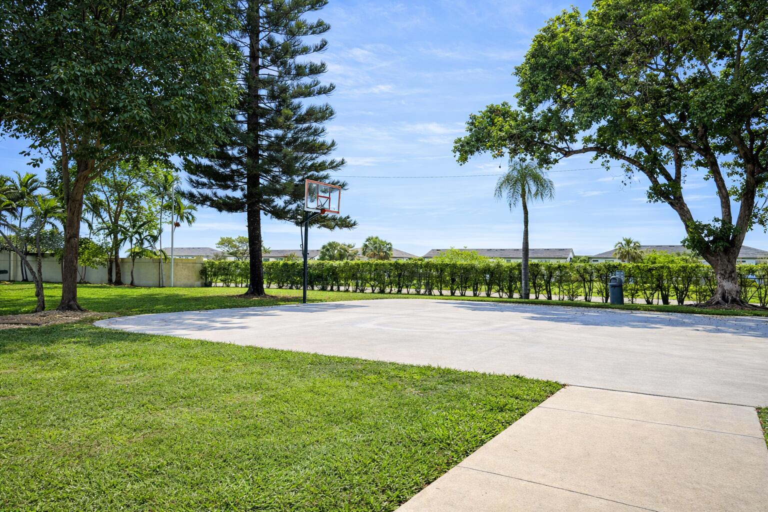 LAKE EMERALD CONDOMINIUM NO ONE - Residential