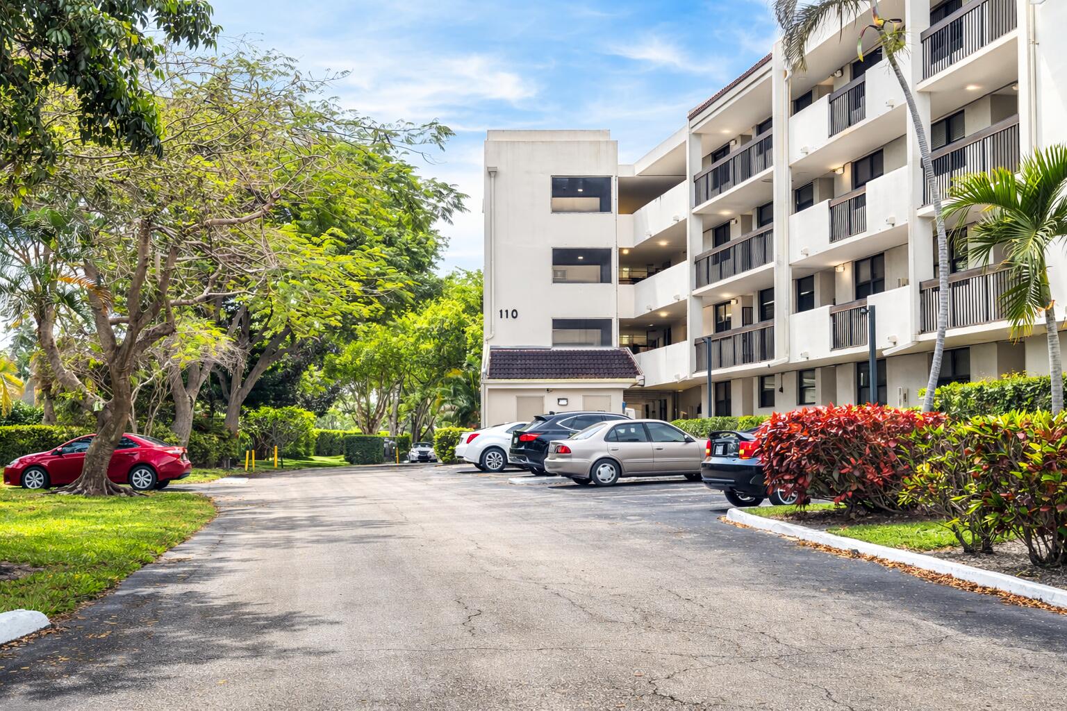 LAKE EMERALD CONDOMINIUM NO ONE - Residential