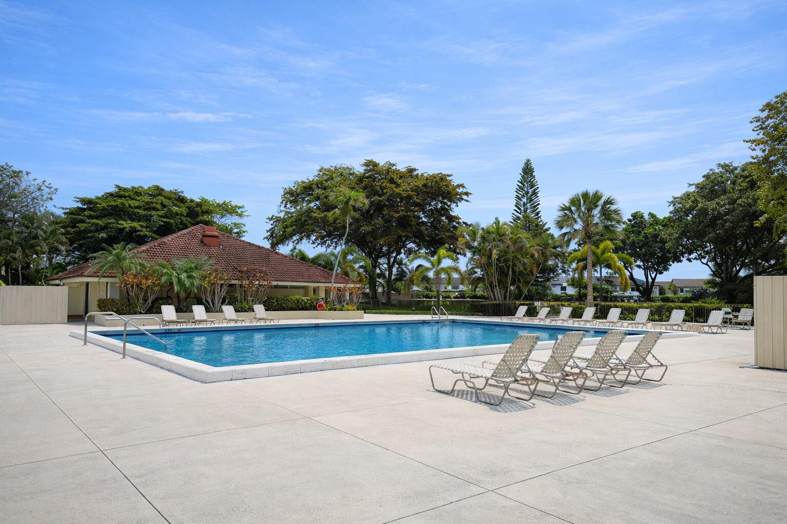 LAKE EMERALD CONDOMINIUM NO ONE - Residential