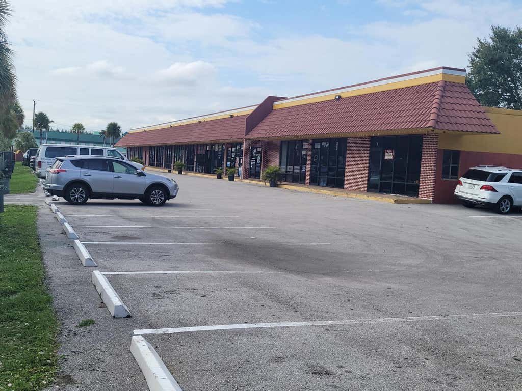 Photo of 2424 N Congress Avenue #N, West Palm Beach, FL 33409 (MLS # B26038887)