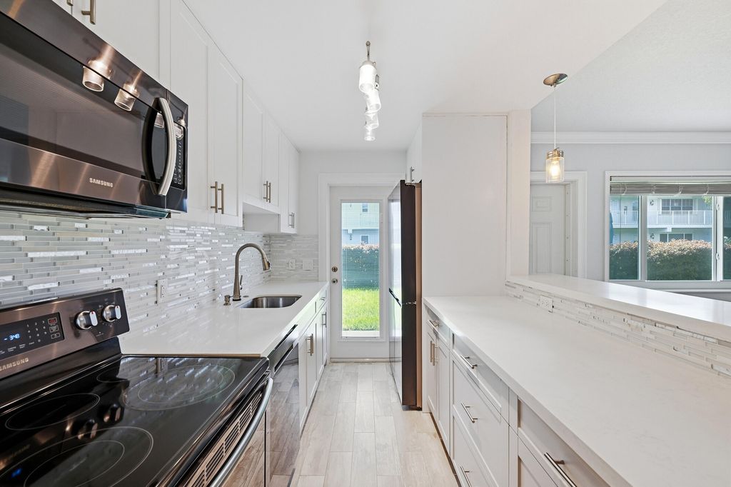 Photo of 2110 NE 42nd Street #2b, Lighthouse Point, FL 33064 (MLS # B26046862)