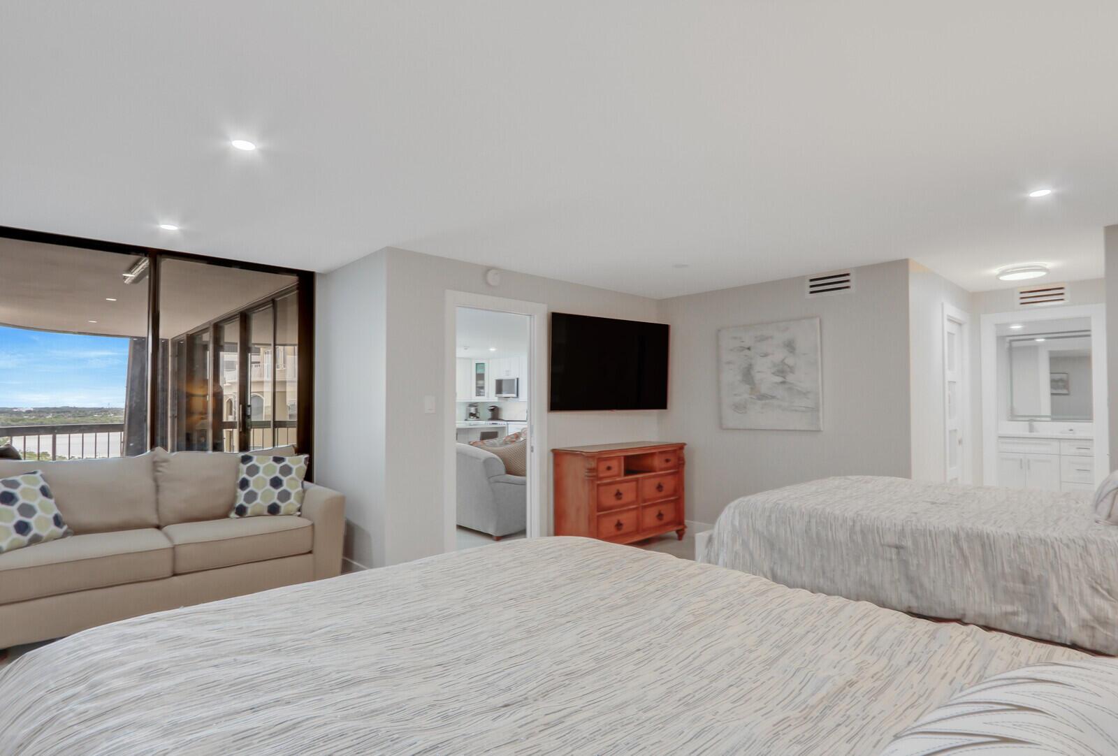 EASTPOINTE CONDO - Residential Lease